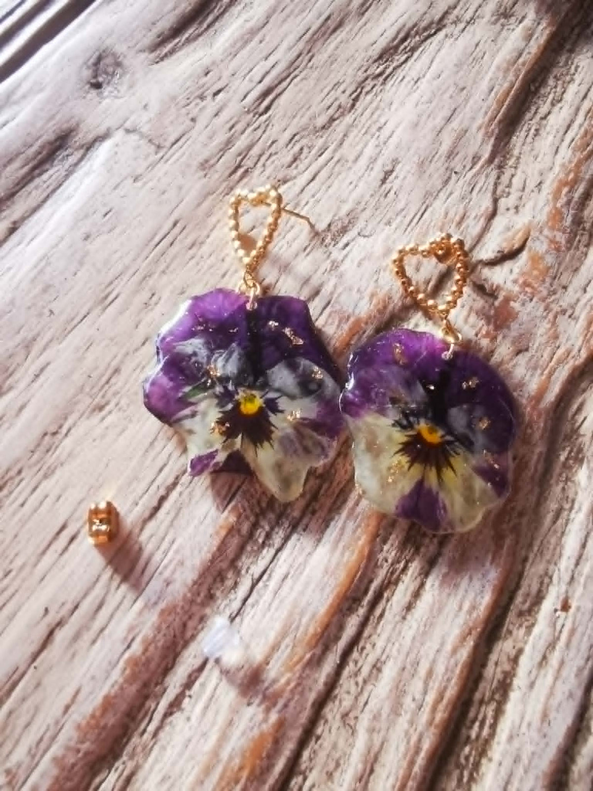 Boucles d'oreilles en fleurs de pensée véritables