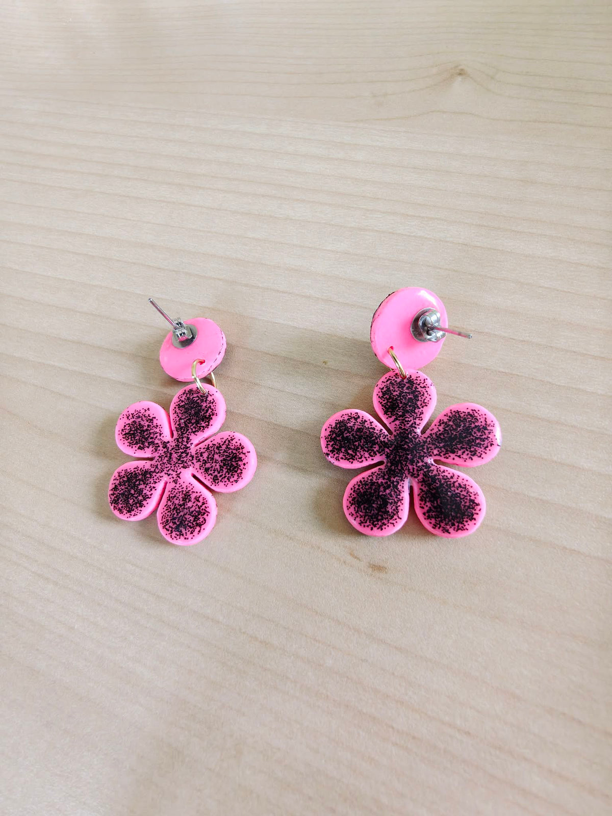 Boucles d'oreilles fleurs 5 pétales : Rose fluo / Rayures zèbre